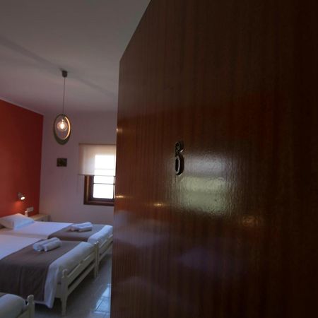 Niki Rooms Palaiochora Habitación foto