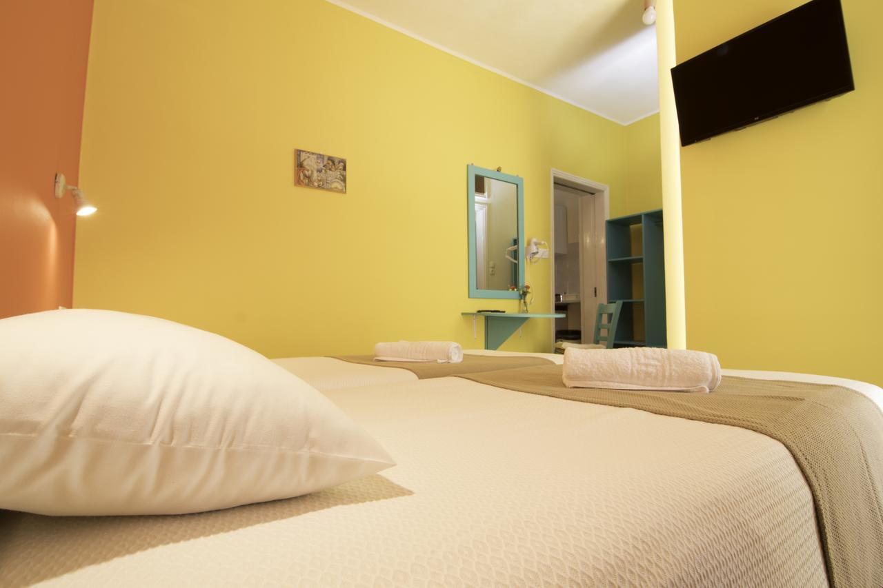 Niki Rooms Palaiochora Exterior foto