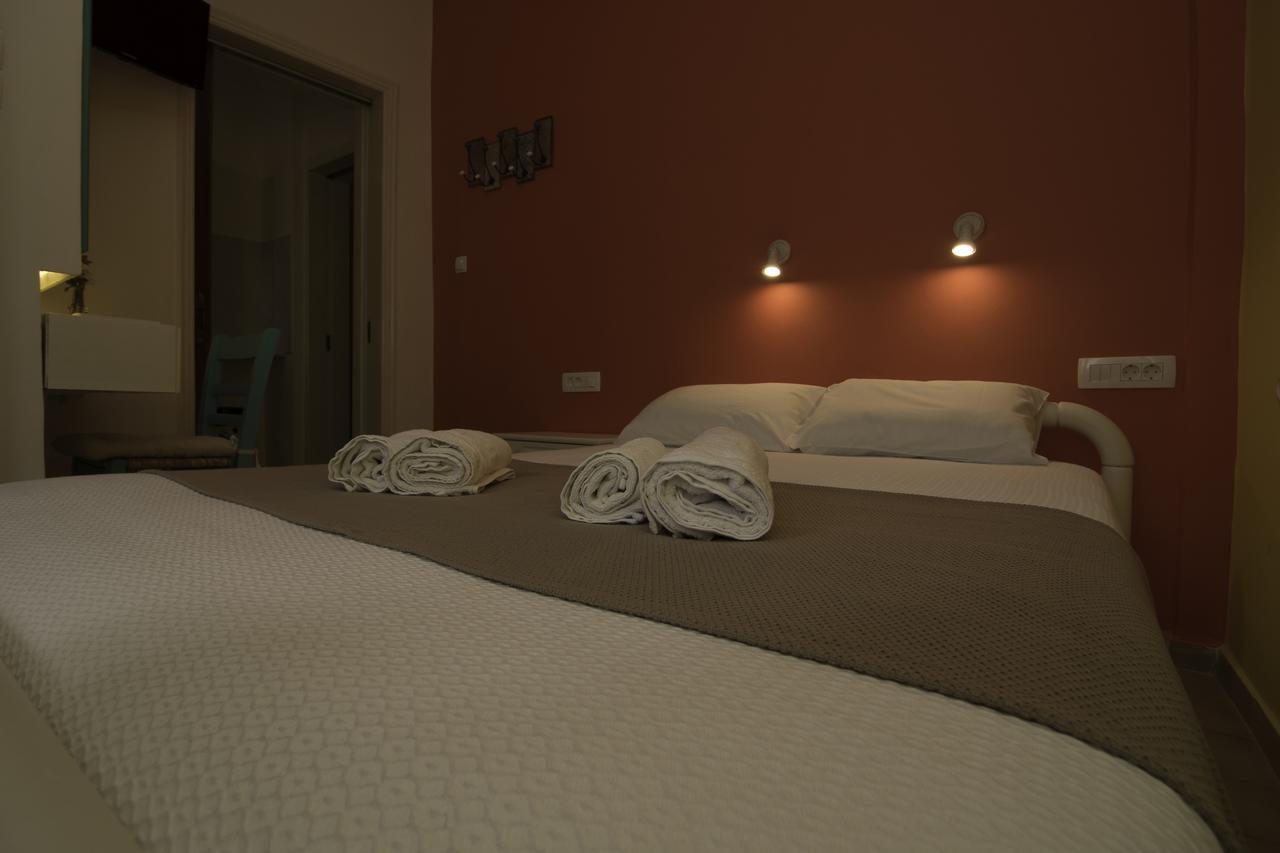 Niki Rooms Palaiochora Exterior foto