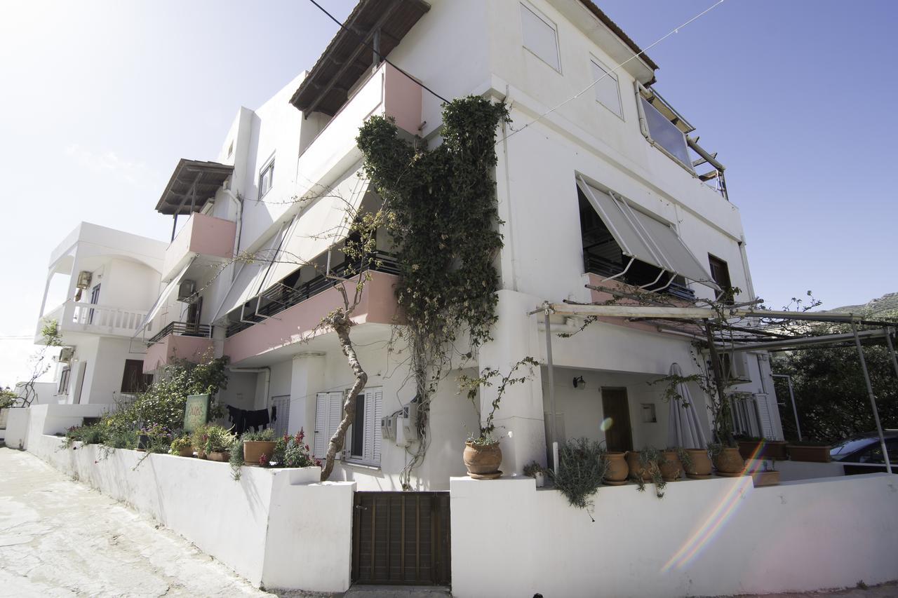 Niki Rooms Palaiochora Exterior foto